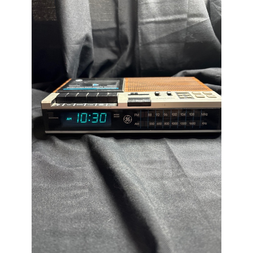 GE 7-4965A Vintage Clock Radio Cassette Recorder Wood Grain AM FM Digital 80s